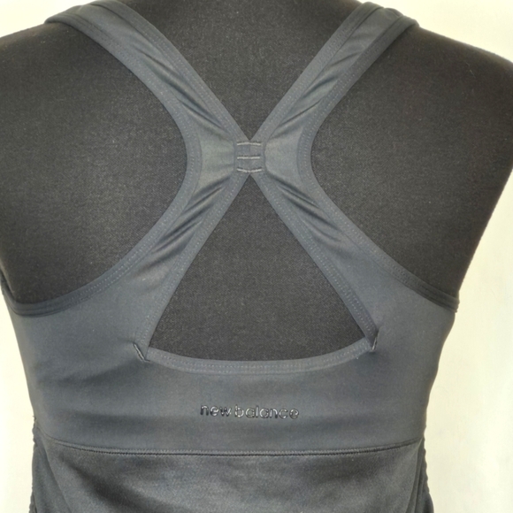 New Balance Women's Ruched Sides Keyhole Back Shelf Bra Athletic Tank Top - Sz M - Picture 6 of 10